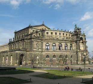 Opernhaus mit besonderer Akustik