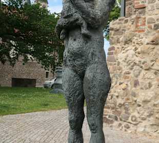 Plastik Mutter und Kind 1976/81 von Sabine Grzimek