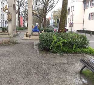 Laubebrunnen Peter Lenk