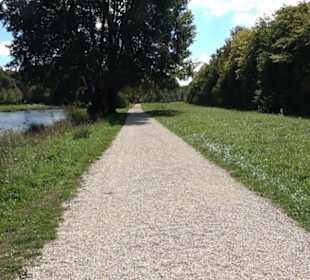 Schaukelweg an der Donau