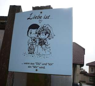 "Liebe ist"-  Wanderweg