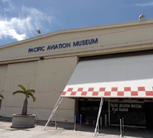 Im Flugzeug und Hubschaubermuseum