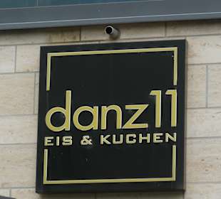 Pause im EisCafé „danz11 Eis & Kuchen“