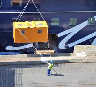 Gepäckverladung am Columbus Cruise Center