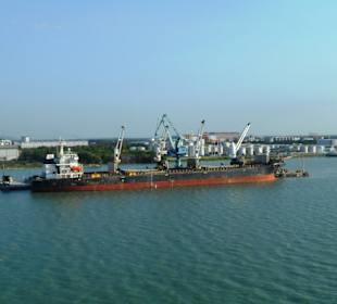 Hafenanlagen neben dem Cruise Centre