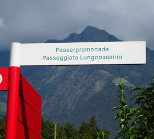 Hinweisschild zur Promenade