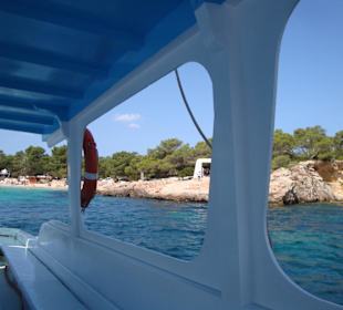 Schöne Anfahrt per Boot 