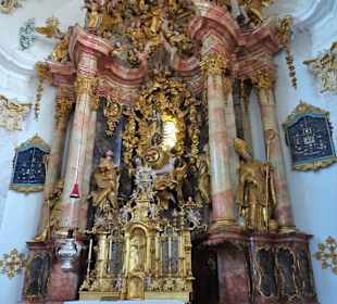 Der Hochaltar der Wallfahrtskirche Marienberg