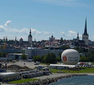 Blick vom Schiff auf Tallin