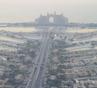 View- Blick über die Palme zum Atlantis