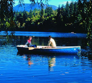 Bootsfahrt am Montiggler See