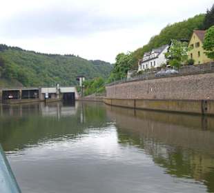 Kurz vor der Schleuseneinfahrt