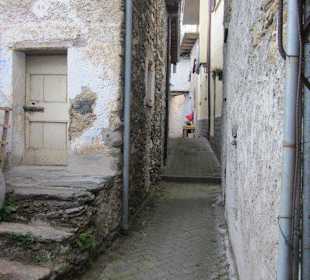 Der wunderschöne Bergort Stazzona