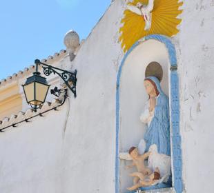 Marienstatue an der Kirche