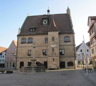 Altes Rathaus in direkter Nachbarschaft