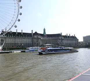 Auf der Themse