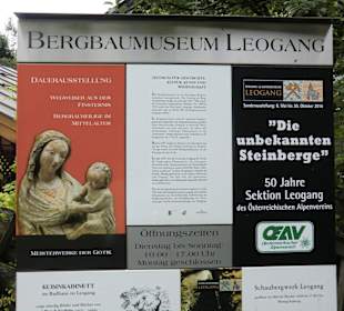 Hinweistafel am Eingang