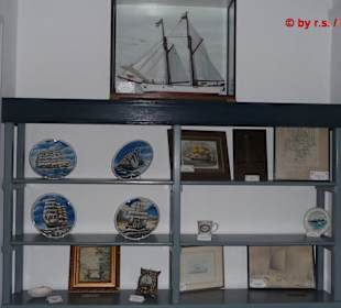 Wandteller und Bilder