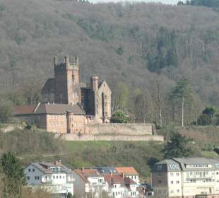 Die Mittelburg oberhalb von Neckarsteinach 