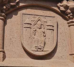 Stiftshof mit Stiftsbrunnen