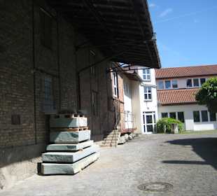 Eingang zum Hof / Walburgerstraße 56