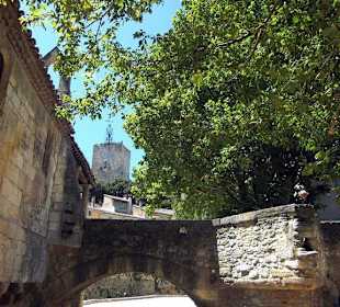 Pernes - Les - Fontaines Ort  der schönen Brunnen