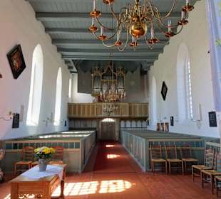 Blick in das Kirchenschiff