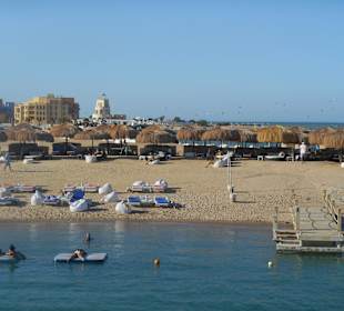 Strand an der Marina