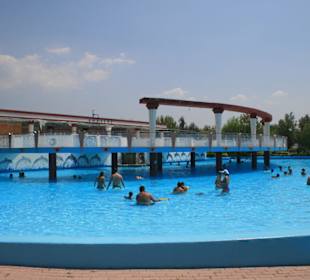 Knossos Pool
