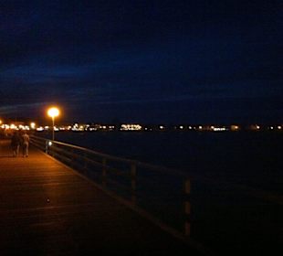 Grömitz bei Nacht von der Seebrücke