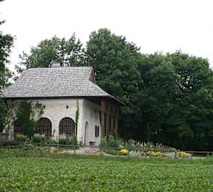 Brama wejściowa od strony skansenu