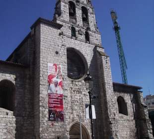 Fachada y campanario