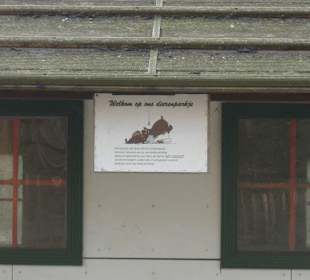 Das Titelschild vom Kleintierzoo