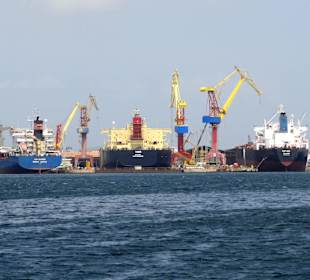 Schiffe in der Werft