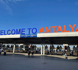 Flughafen Antalya (AYT)