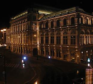 Staatsoper by night
