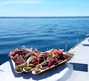 Flying buffet aboard the MY ONE