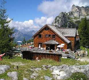 Hütte auf der Alm