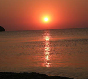 Sonnenaufgang am Kolymbiastrand