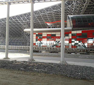 Achterbahn Yas Island Abu Dhabi Ferrari World