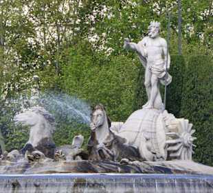 Neptun Brunnen