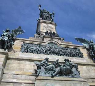 Am Niederwalddenkmal