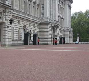 Scorcio del palazzo e Queen's Guards