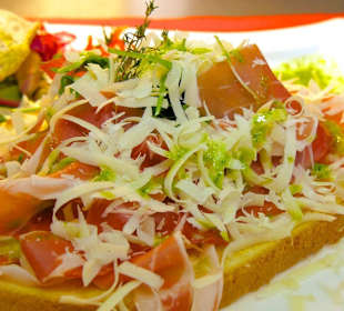 Leckere Bruschetta mit Prosciutto