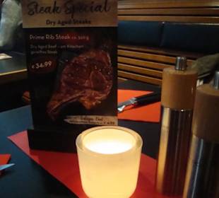 Schöne Tischbeleuchtung