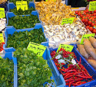 Rundgang über den Bonner Wochenmarkt Rathausplatz