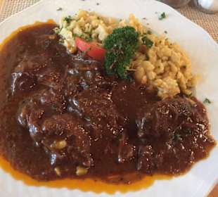 Gulasch mit Spätzle
