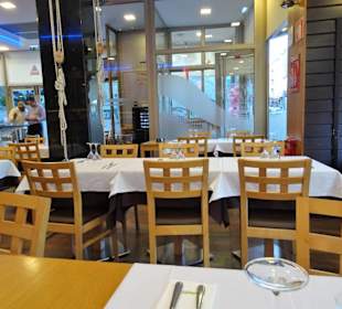 Blick in den Gastraum der Marisqueira Madureira