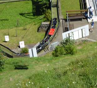 Mittelstation, hier geht die Rodelbahn ab