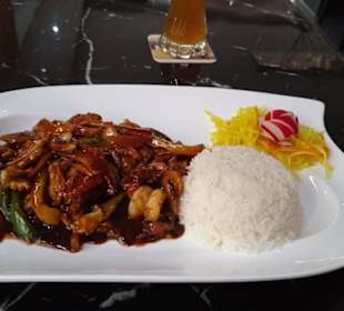 Zum Abendessen im New Hong Kong in Schweinfurt